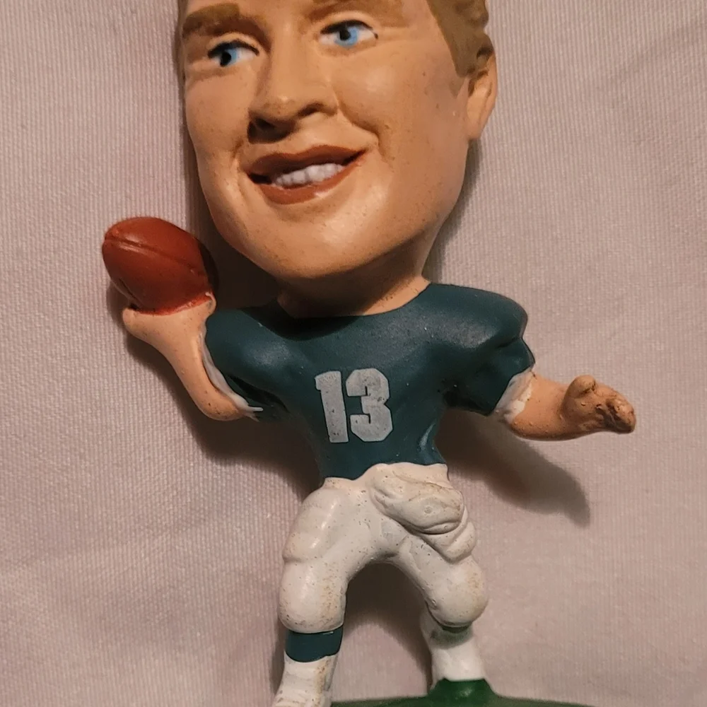 NFL Football Player Cake Topper - Green and Yellow